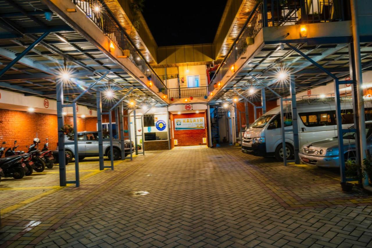 Kalash Parkaze And Tent Inn Похара Екстериор снимка