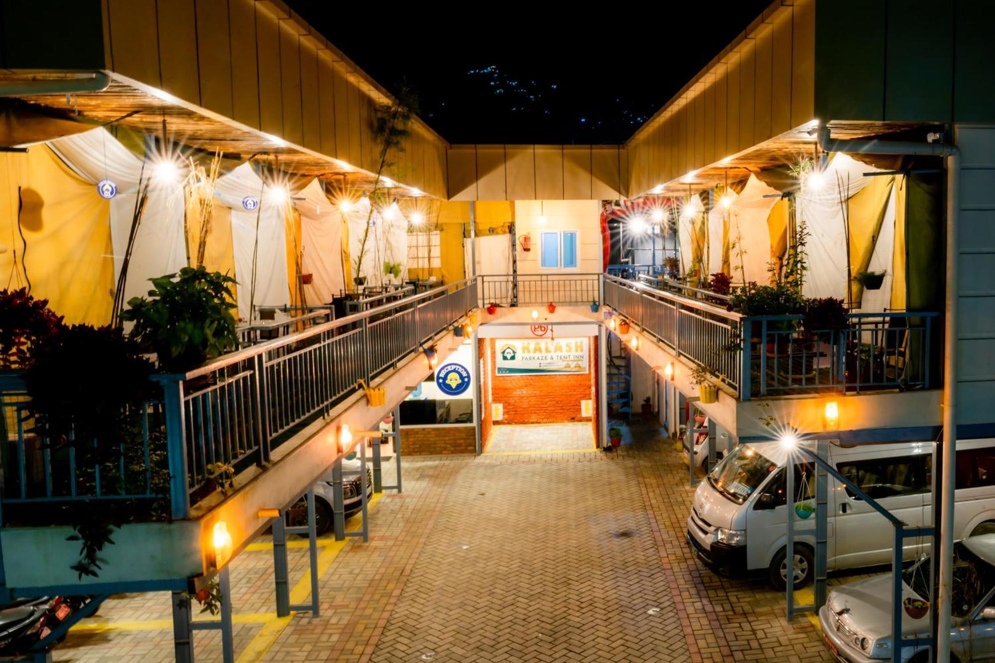 Kalash Parkaze And Tent Inn Похара Екстериор снимка