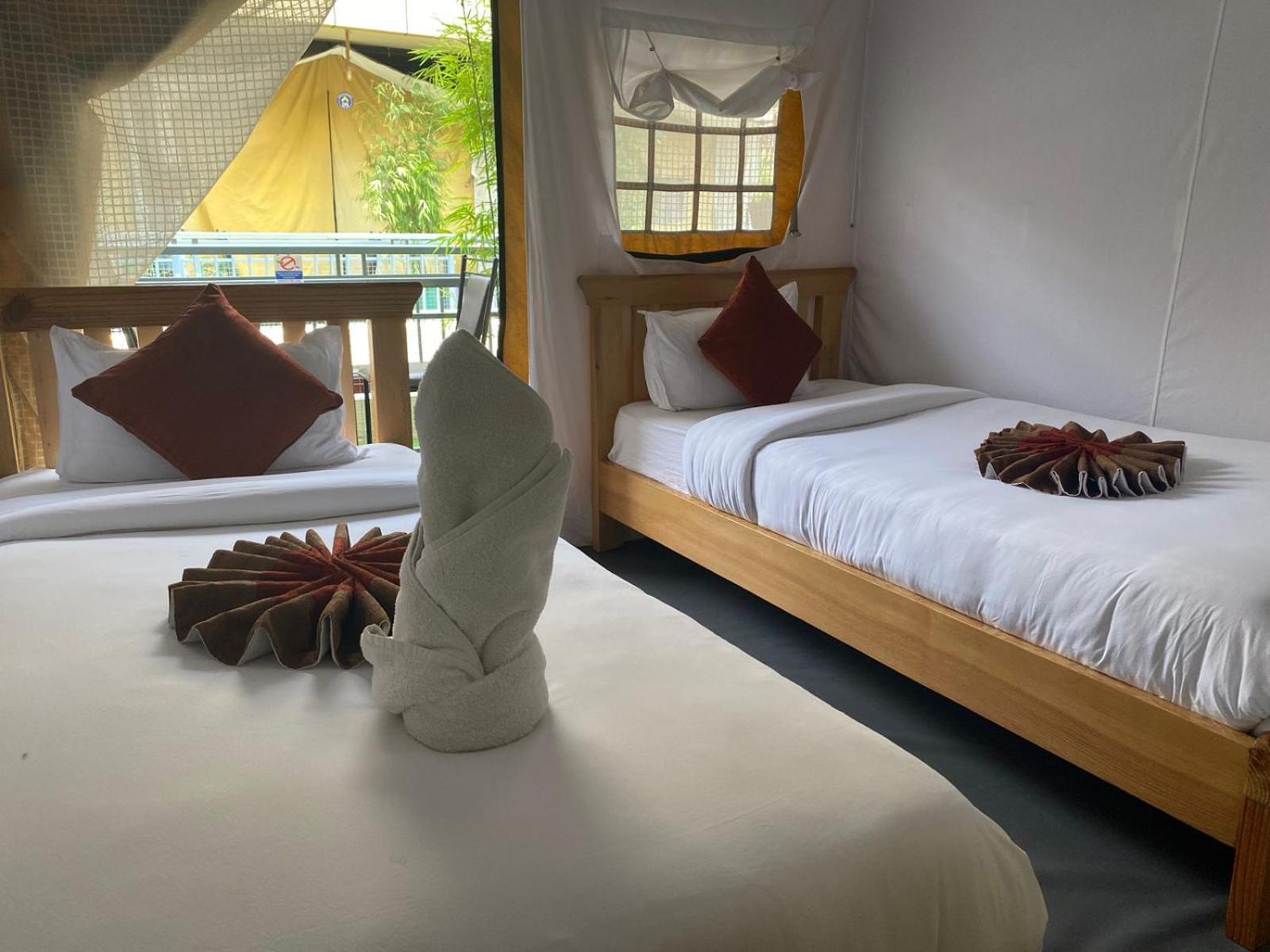 Kalash Parkaze And Tent Inn Похара Екстериор снимка