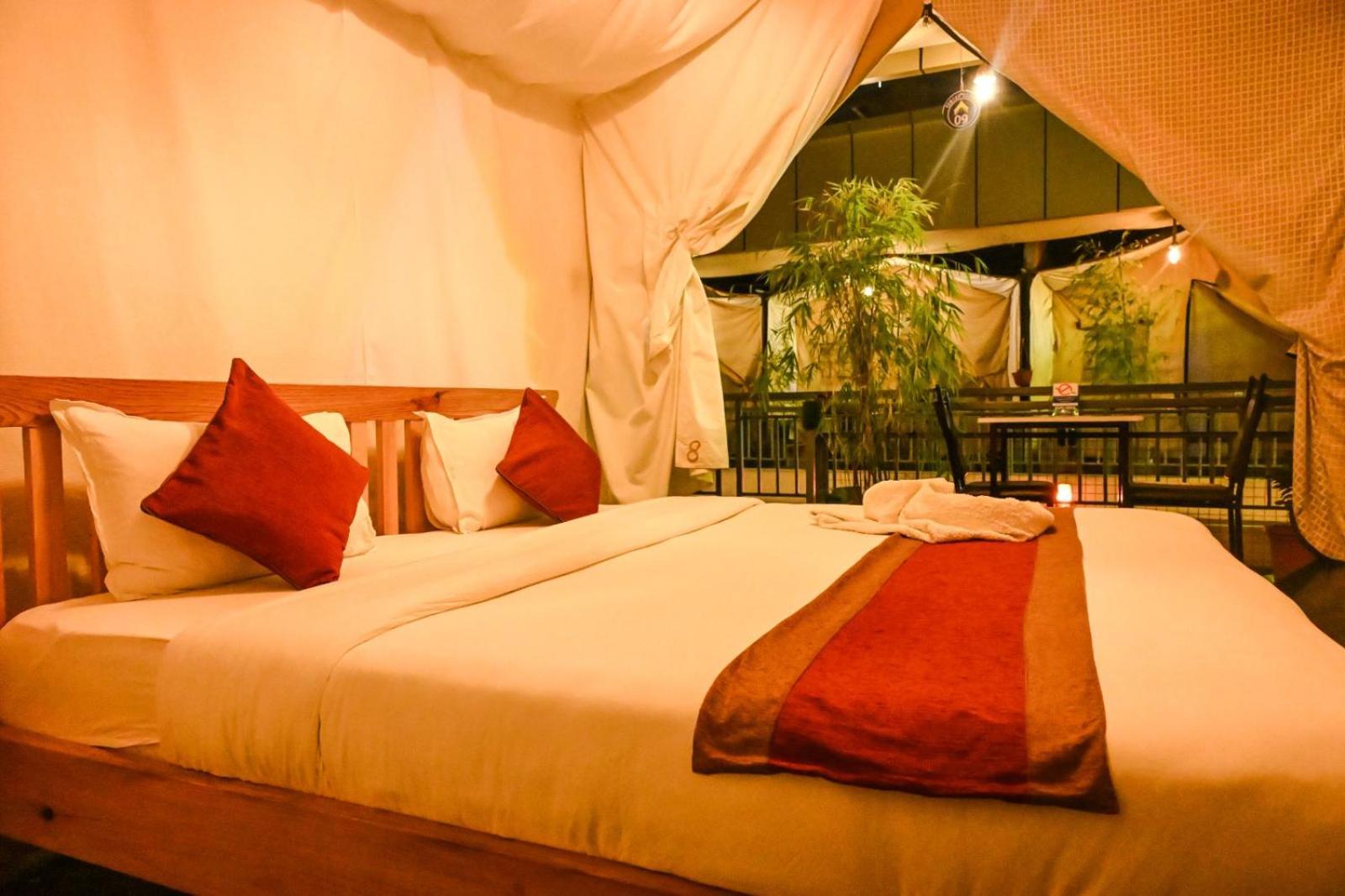 Kalash Parkaze And Tent Inn Похара Стая снимка